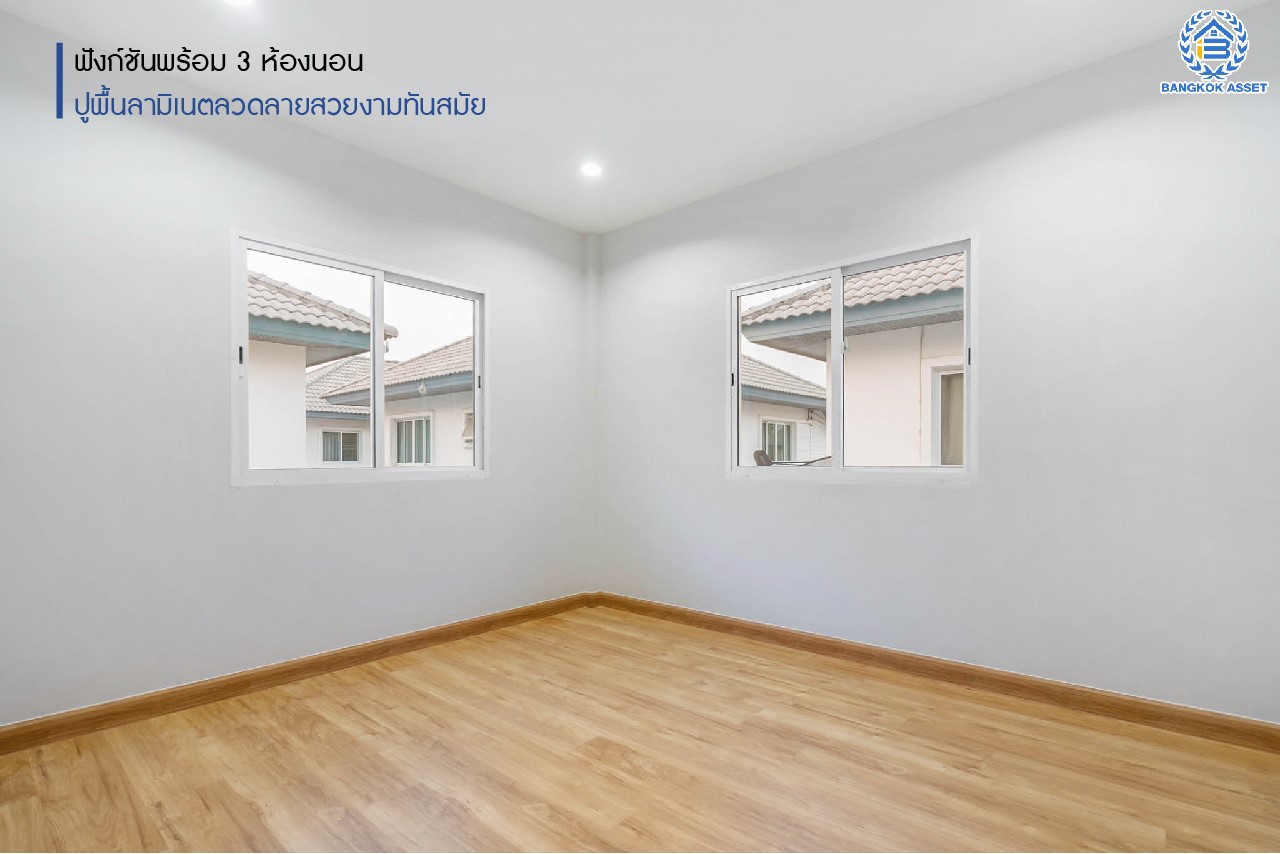 บ้านมือสองตกแต่งใหม่ ม.ชวนชื่นโมดัส ราชพฤกษ์-ท่าอิฐ หลังมุม มีพื้นที่สนามหญ้าด้านข้าง เนื้อที่ 55.6 ตร.ว. ฟังก์ชัน 3 ห้องนอน 2 ห้องน้ำ 2 ที่จอดรถ บนทำเลศักยภาพ เชื่อมต่อถนนรัตนาธิเบศร์ และถนนราชพฤกษ์ ทำเลใจกลาง 2 เซ็นทรัล ใกล้รถไฟฟ้า "สถานีบางรักน้อยท่าอิฐ" เพียง 10 นาที